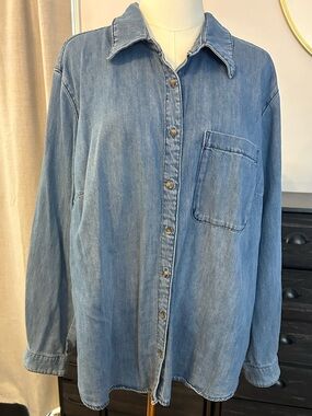 Women’s Universal Thread Light Blue Denim Shirt Size XXL